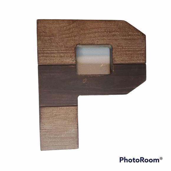 ARTMINDS Wood Letter P 8 inches - Picture 1 of 2